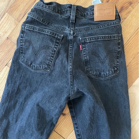 Levi’s Ribcage Cropped Bootcut Jean - Picture 6 of 6